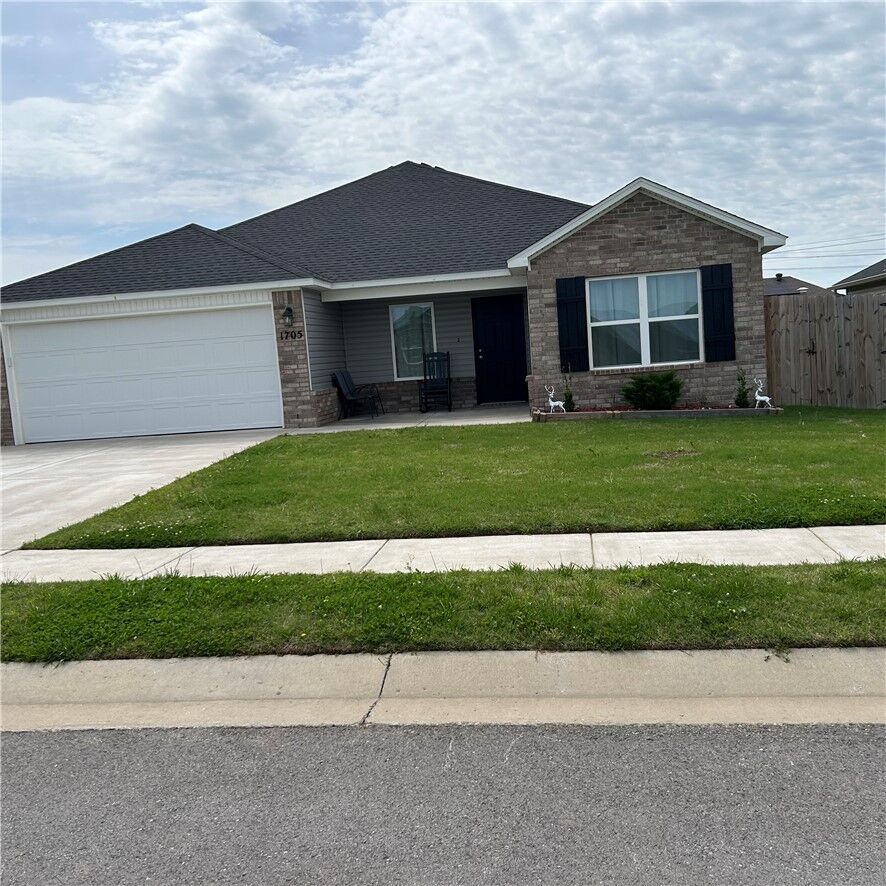 Property Photo: 1705 Ace Avenue AR 72734