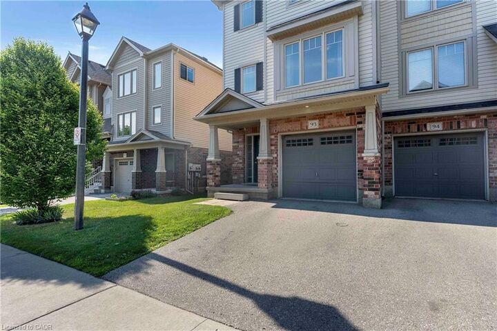 Property Photo: 750 Lawrence Street 93 ON N3H 0A9