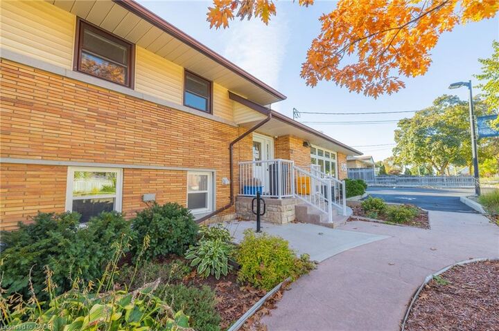 Property Photo: 11 Belmont Avenue W ON N2M 1L2