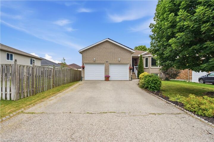 Property Photo:  41 Griffiths Drive  ON N3L 4B6 
