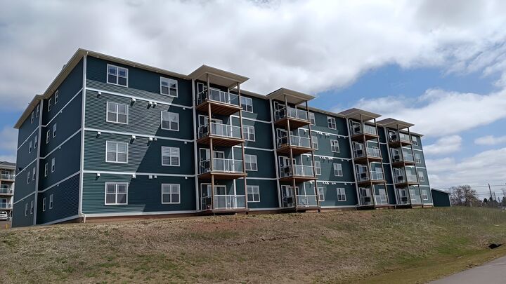 Property Photo: 18 Gilbert Drive 404 PE C1C 0W2