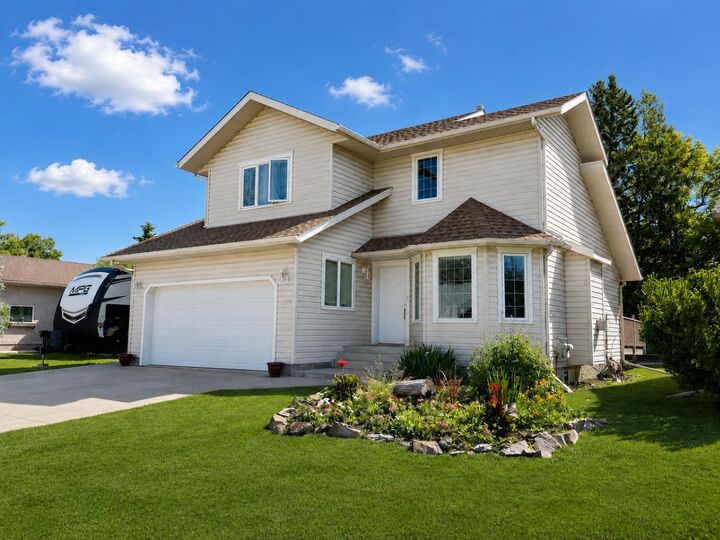 Property Photo: 150 Balsam Crescent AB T4H 1M4