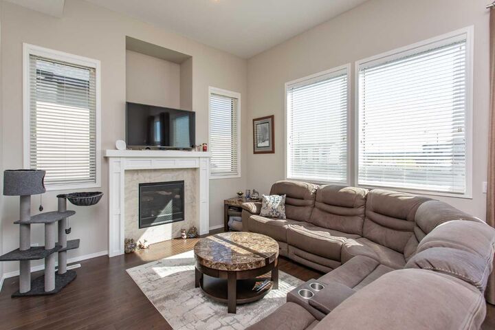 Property Photo: 339 Viscount Drive 601 AB T4R 0S2
