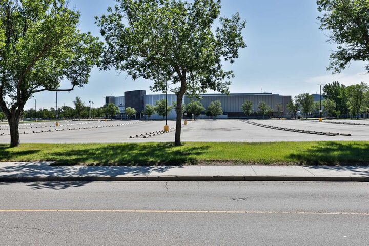 Property Photo:  2265 27 Avenue S  AB T1K 6K5 