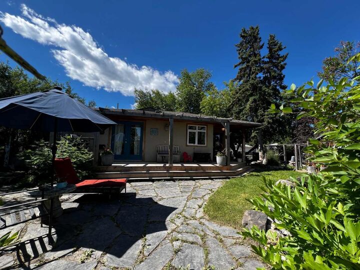 Property Photo:  29 Windermere Road SW  AB T3C 3K2 