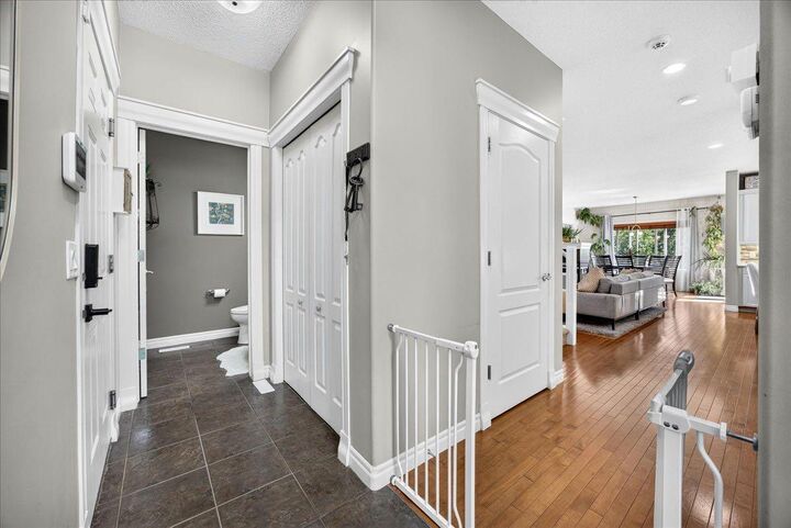 Property Photo:  13 Covepark Bay NE  AB T3K 6K8 