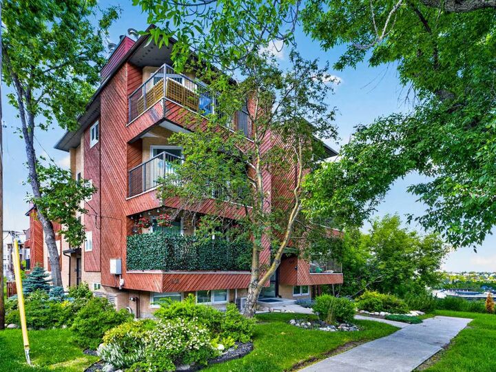 Property Photo:  402 4 Avenue NE 5  AB T2E 0J5 