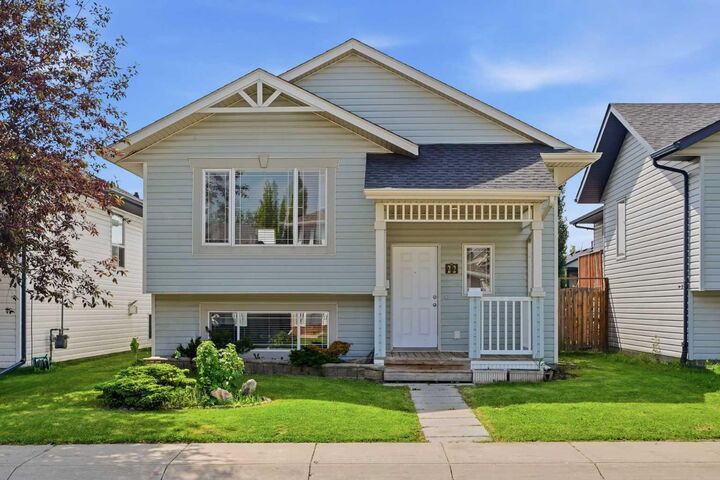 22 Lanterman Close — photo 1