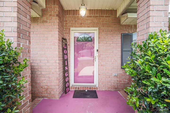 Property Photo: 8257 Groveland Ave FL 32534
