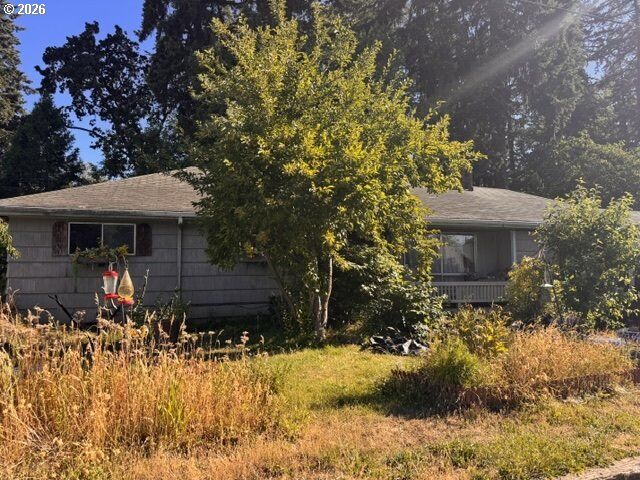 Property Photo:  334 Marion Ln  OR 97404 