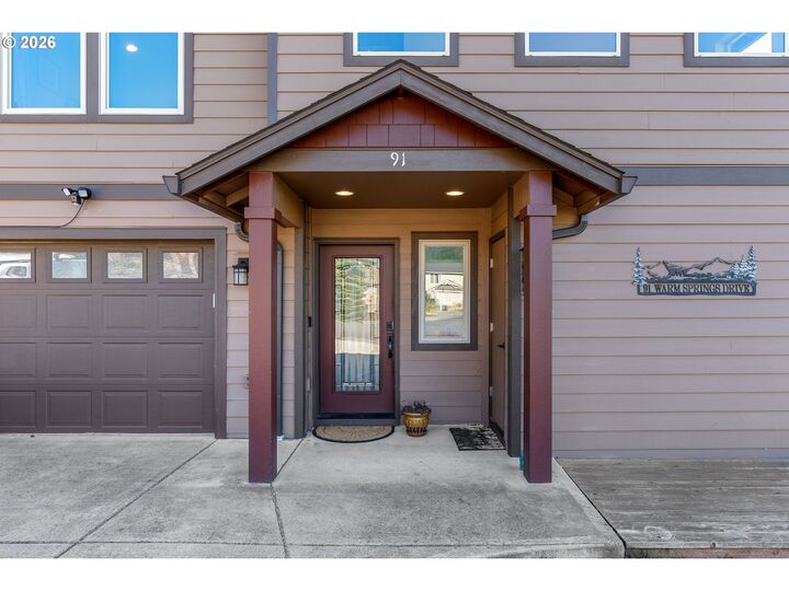 Property Photo: 91 SE Warm Springs Dr OR 97014