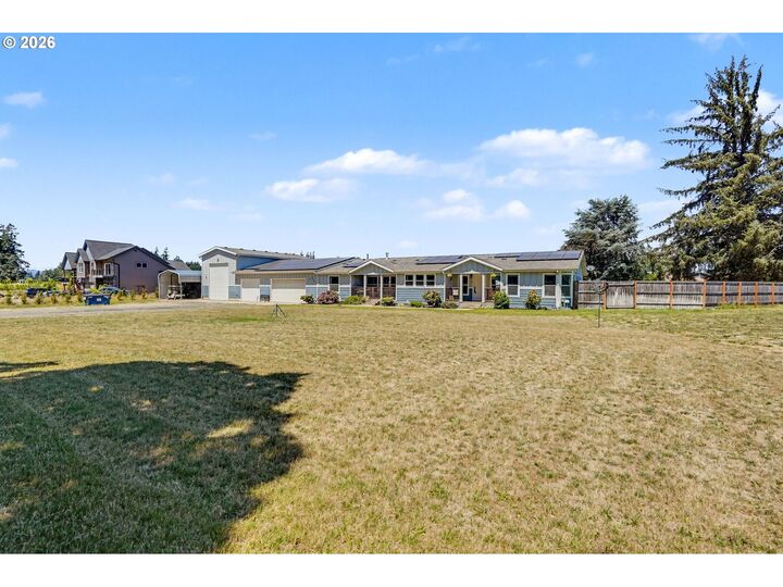 Property Photo: 2999 Buena Crest Ln NE OR 97303