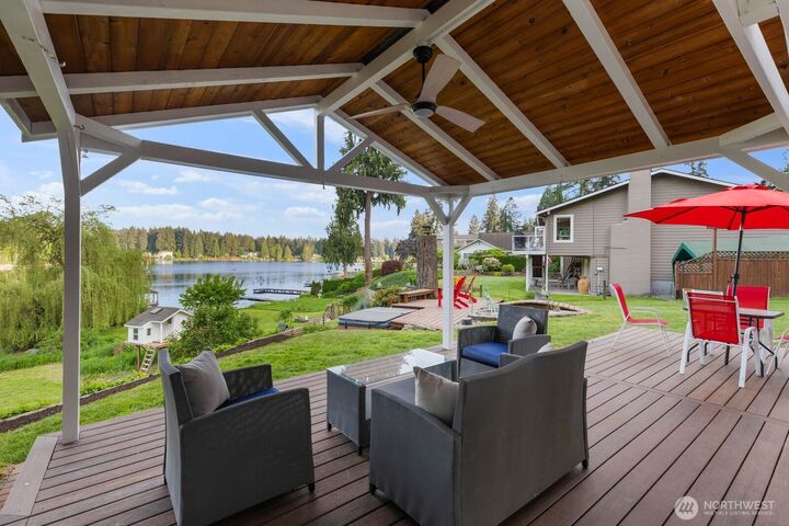 Property Photo: 17800 185th Avenue NE WA 98072