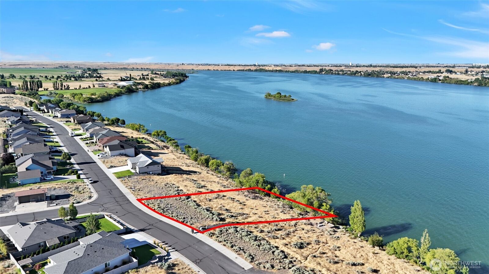 Property Photo:  3973  Edwards Road NE  WA 98837 