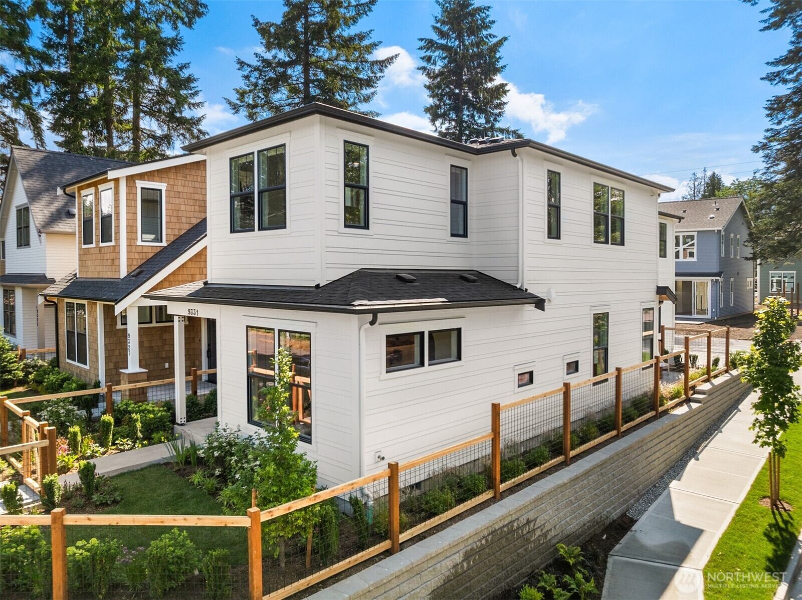 Property Photo: 9331 126th Avenue NE WA 98033