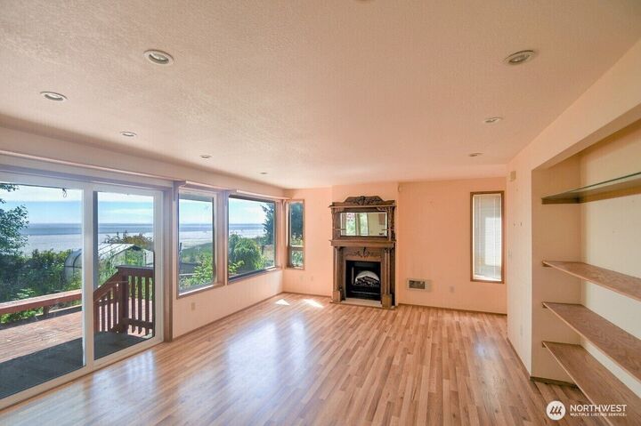 Property Photo:  180  Sunrise Avenue SE  WA 98569 