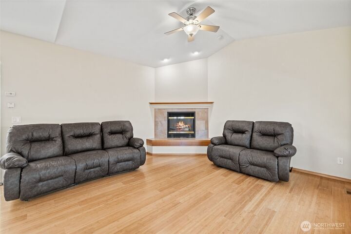 Property Photo: 191 Choice Loop WA 98382