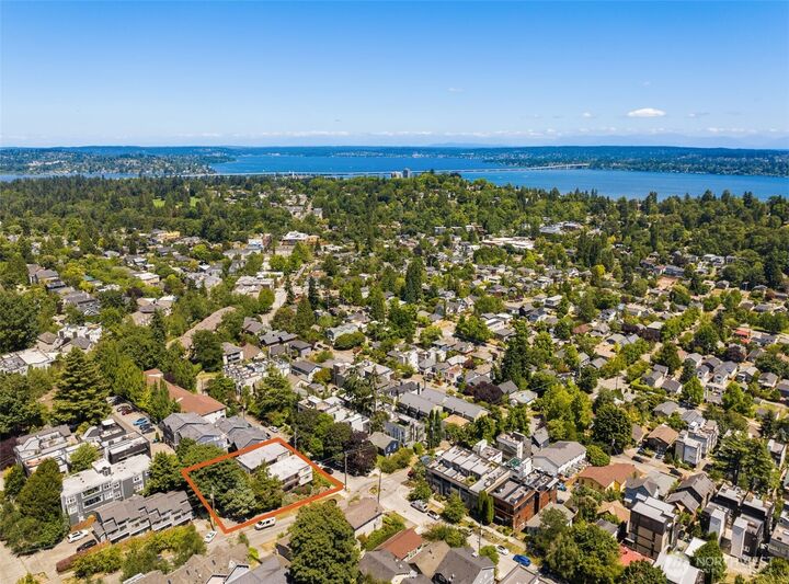 Property Photo: 201 26th Avenue E WA 98112