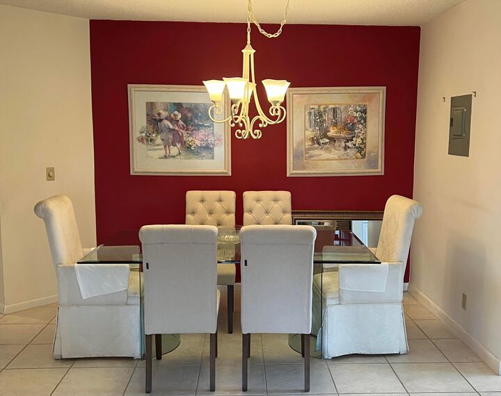 Property Photo:  5068 Rose Hill Drive 102  FL 33437 