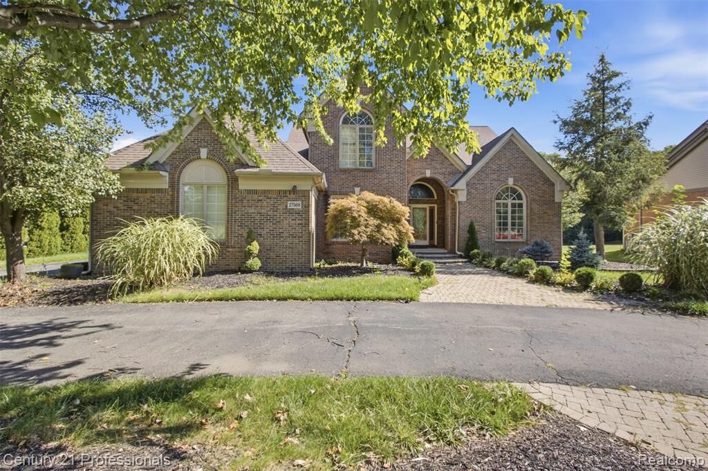 Property Photo: 27568 Rainbow Circle MI 48076