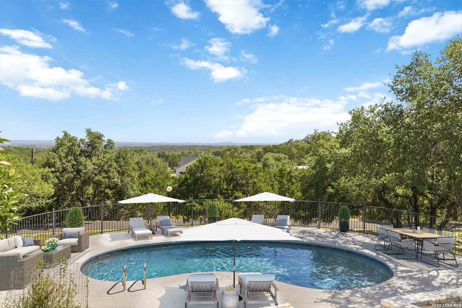 Property Photo: 318 Remington Dr TX 78004