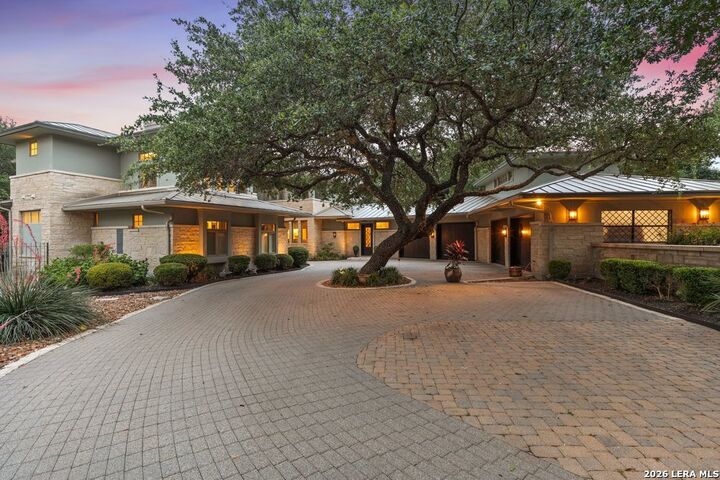 Property Photo: 18918 De Enclave TX 78258