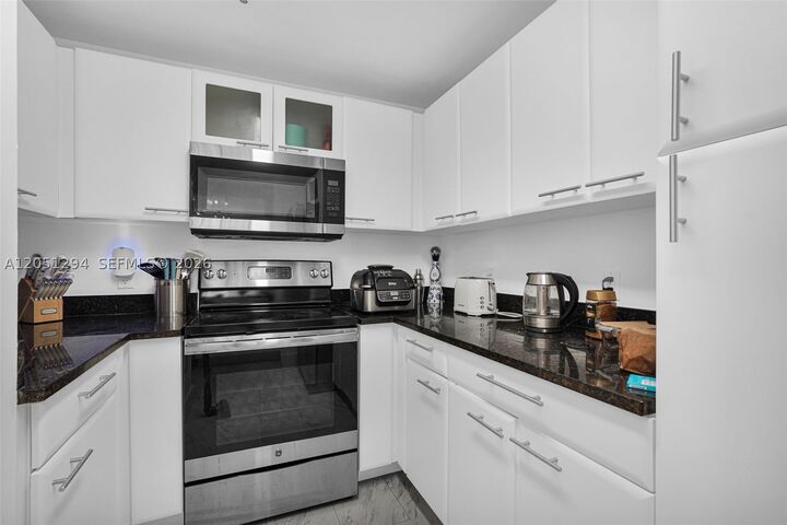 Property Photo:  185 SE 14th Ter 2810  FL 33131 