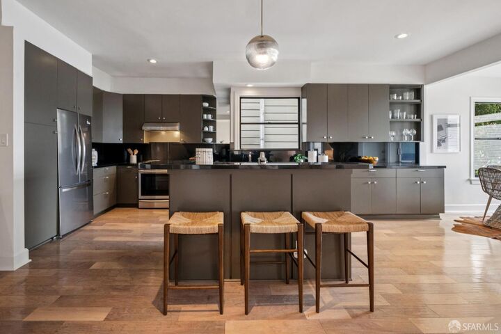 Property Photo:  838 Bay Street  CA 94109 