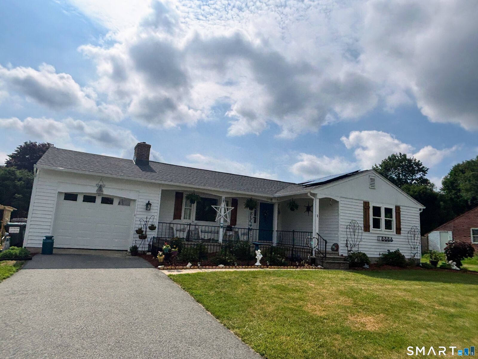 Property Photo:  1 Kirtland Avenue  CT 06412 