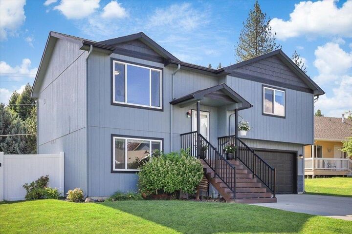 Property Photo:  17205 N Dakota Ln  WA 99005 