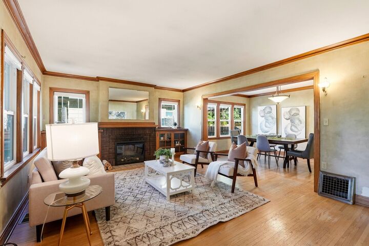 Property Photo: 611 E 25th Ave WA 99203