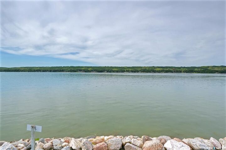 Property Photo:  805 Daniel Drive  SK S0G 0A2 