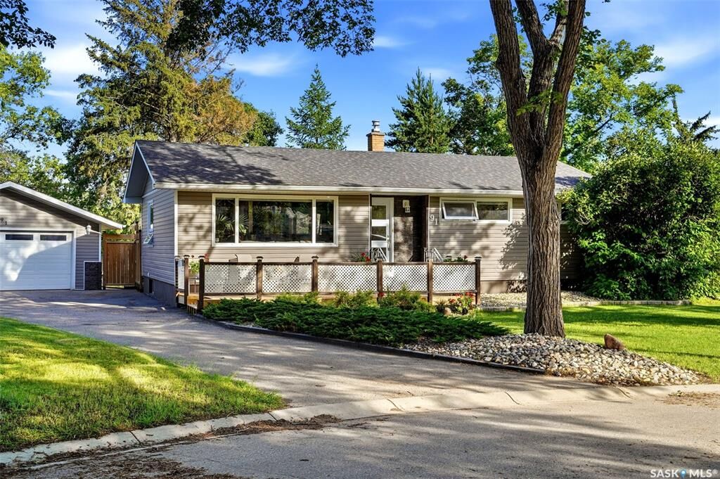 Property Photo:  91 Cardinal Crescent  SK S4S 3H8 
