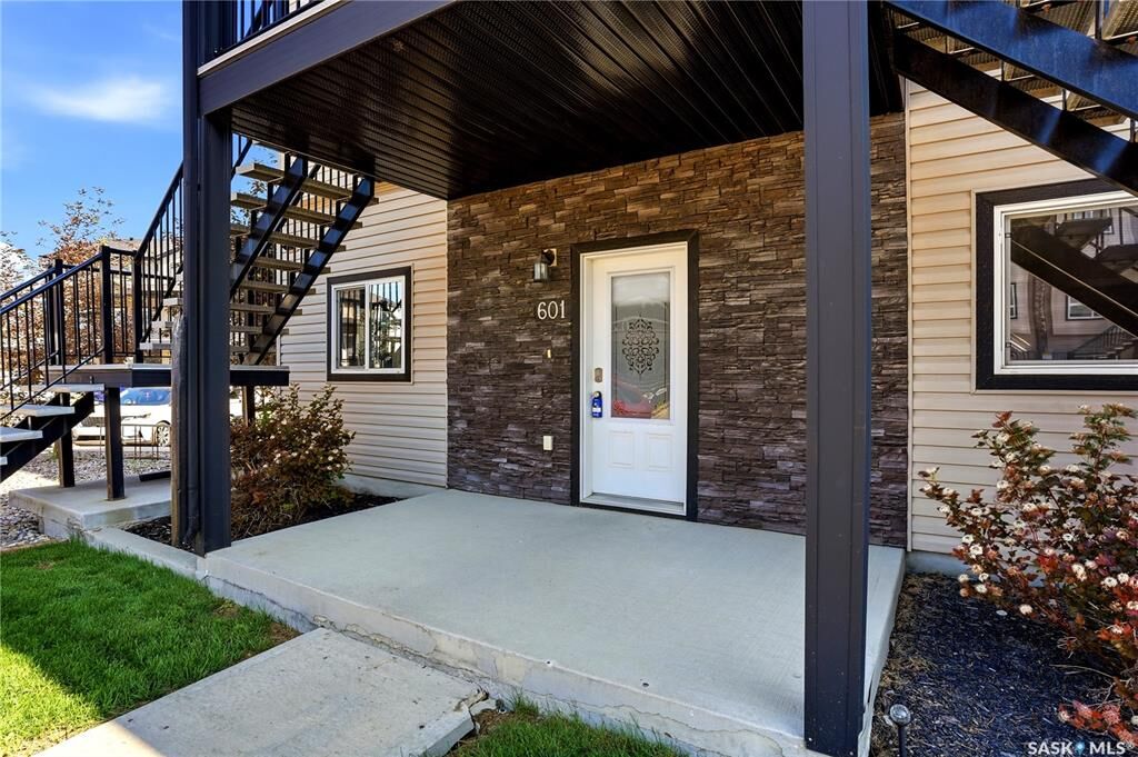 Property Photo: 3814 Dewdney Avenue E 601 SK S4Z 0A6