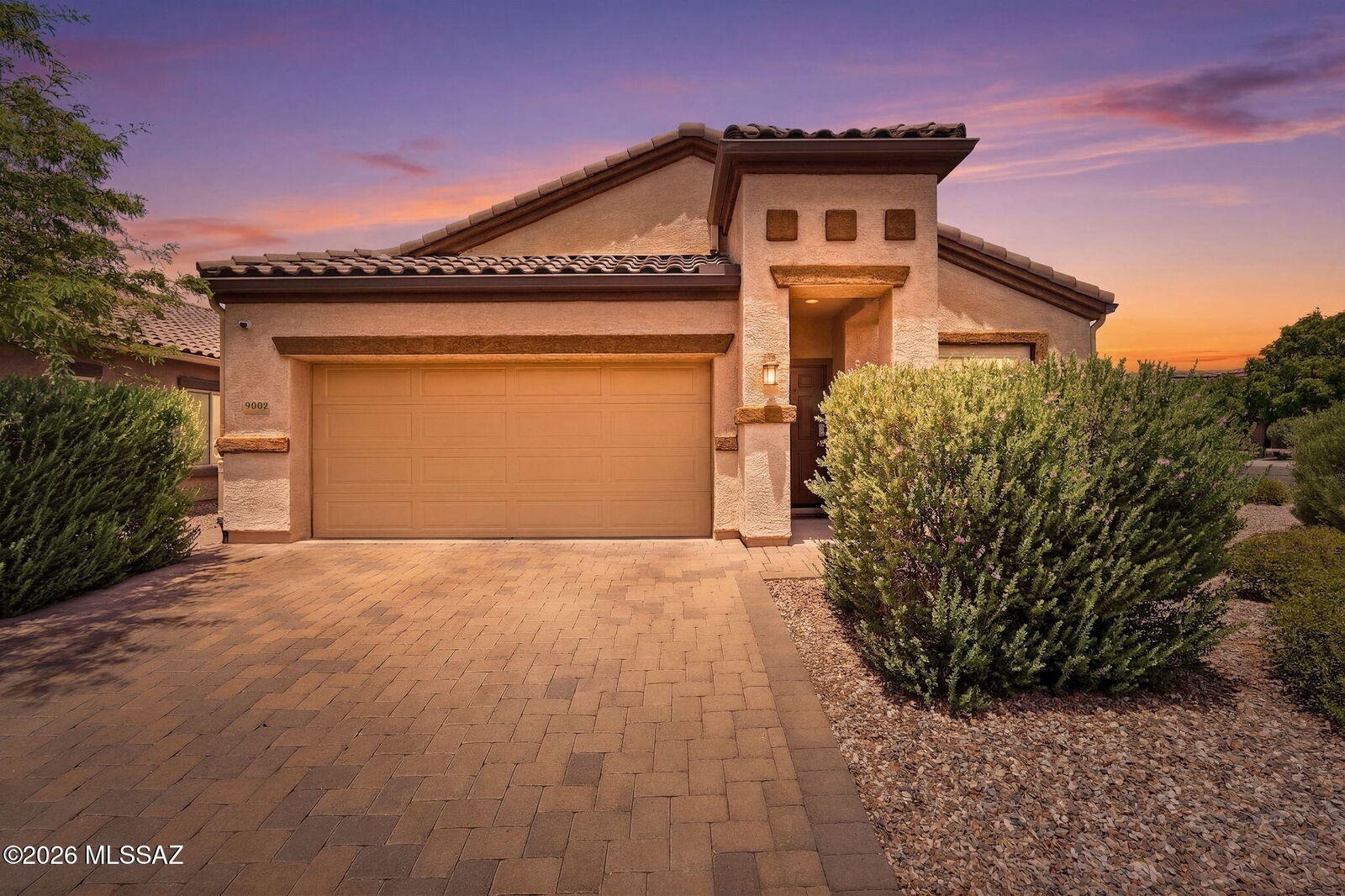 Property Photo: 9002 W Grayling Drive AZ 85653