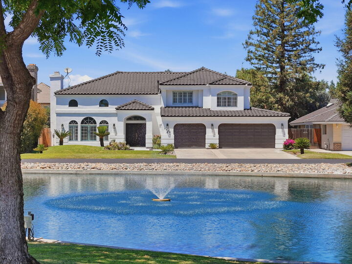 Property Photo: 5622 W Prospect Court CA 93291