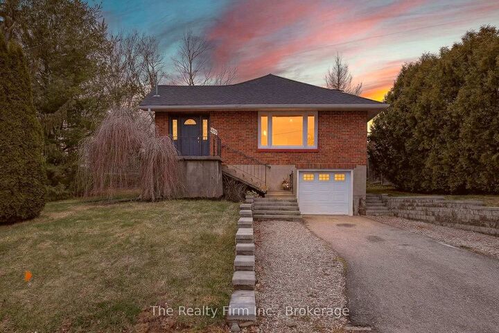 Property Photo: 105 King Street E ON N5C 1G8