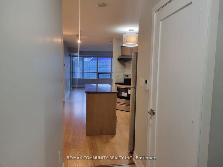 Property Photo:  20 Blue Jays Way 1515  ON M5V 3W6 