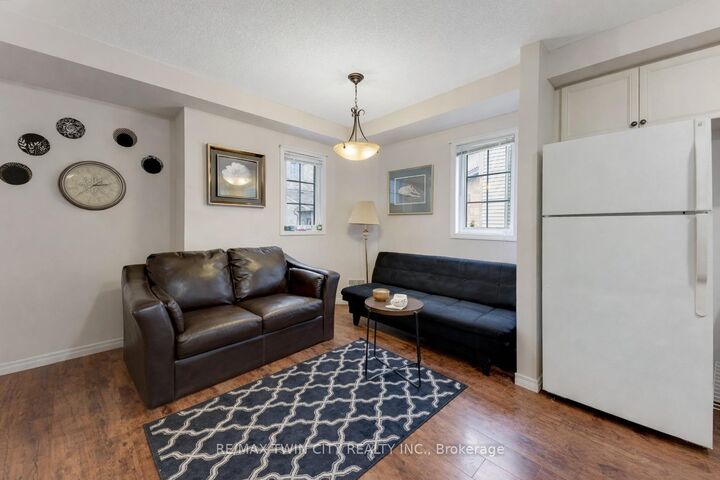 Property Photo:  931 Glasgow Street 5B  ON N2N 0B6 