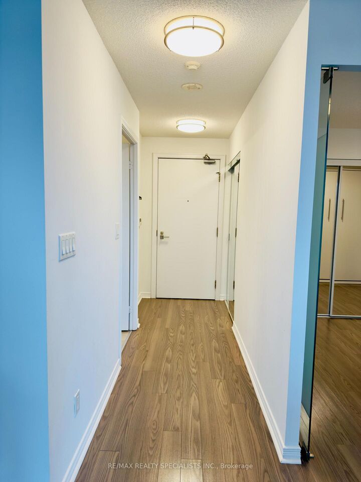 Property Photo:  352 Front Street 1007  ON M5V 1B5 