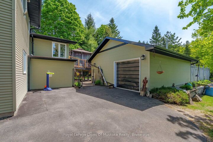 Property Photo:  46 Meadow Heights Drive  ON P1L 1A2 