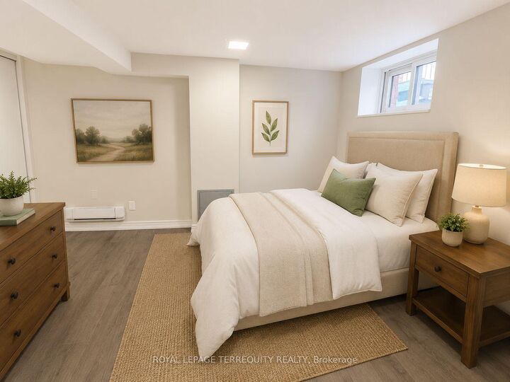 Property Photo: 475 Woodbine Avenue 2 ON M4E 2H5