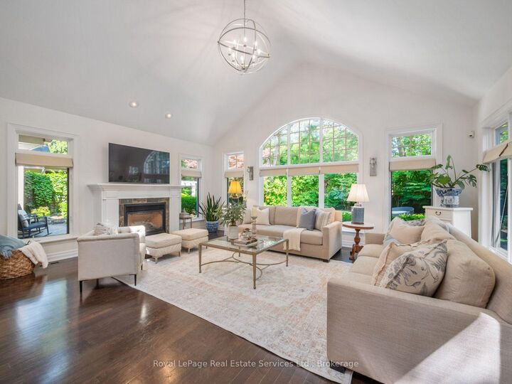 Property Photo: 2160 Aintree Terrace ON L6J 5V6