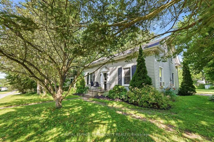 Property Photo:  20 King Street W  ON K0K 1S0 
