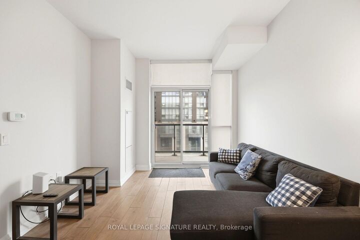 Property Photo: 65 Watergarden Drive 212 ON L5R 0G8