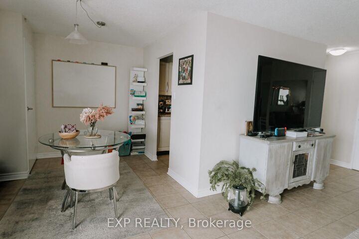 Property Photo: 858 Commissioners Road E 1207 ON N6C 5Y5