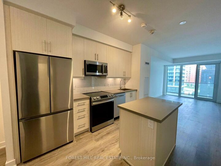 Property Photo: 105 Oneida Crescent 705 ON L4B 0H6