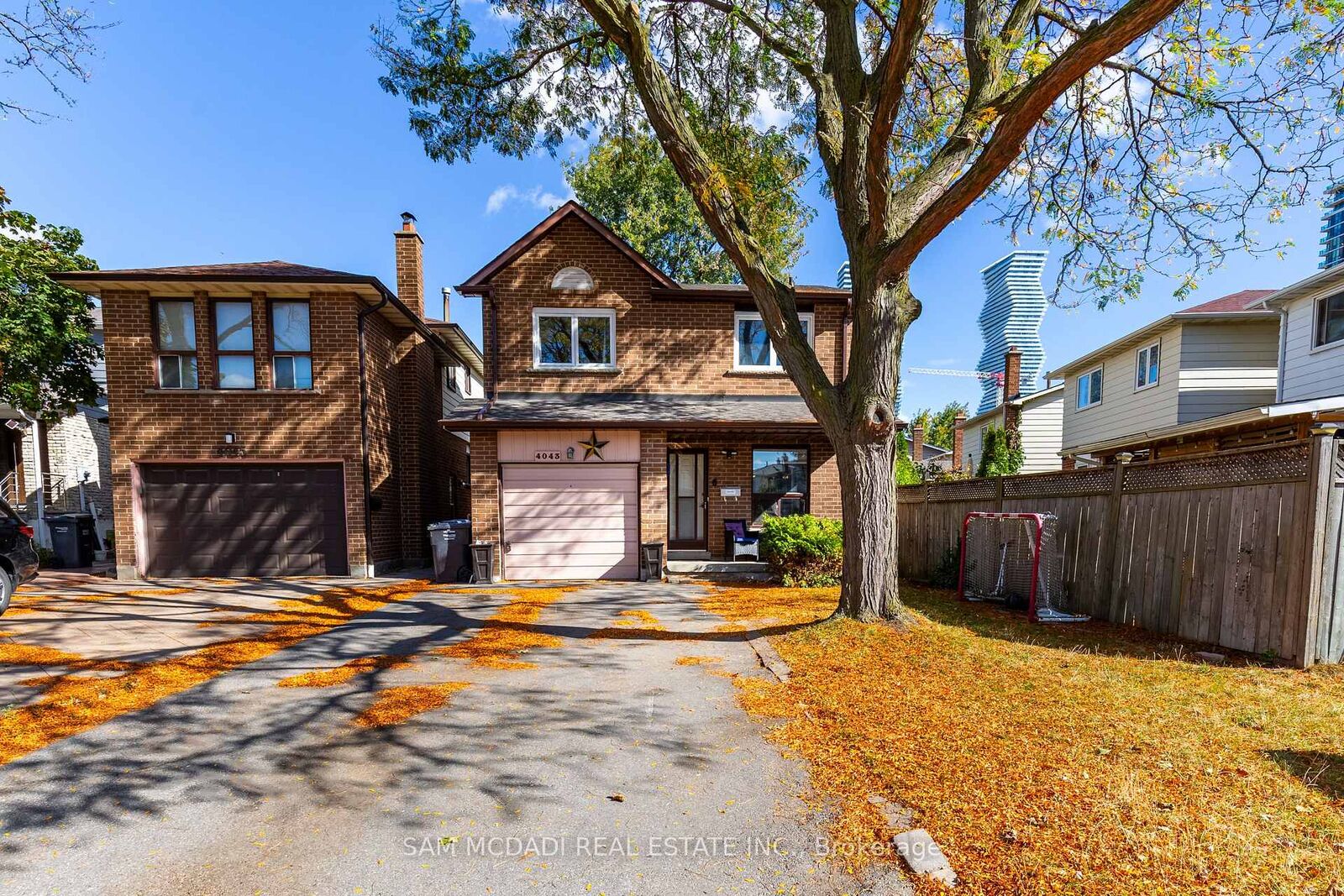 Property Photo: 4043 Pavillion Court Lower ON L5B 2V9
