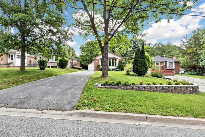 Property Photo:  49 Bayview Parkway  ON L3Y 3W2 