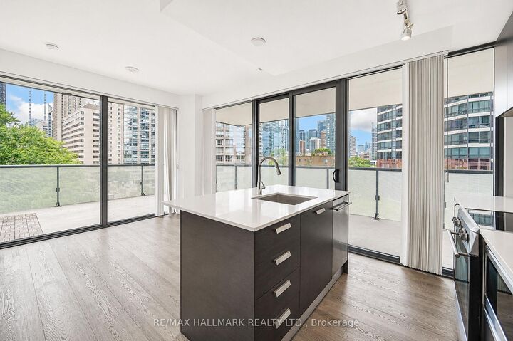 Property Photo:  57 St Joseph Street 622  ON M5S 0C5 